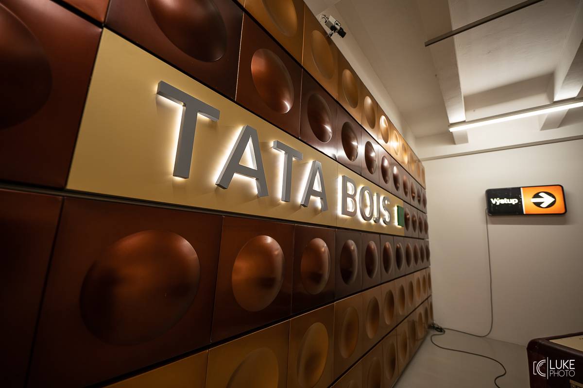 Tata Bojs slavnostně zakončili svou výstavu v centru současného umění DOX v Praze a pokřtili Tatalog