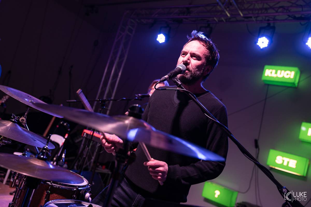 Tata Bojs slavnostně zakončili svou výstavu v centru současného umění DOX v Praze a pokřtili Tatalog