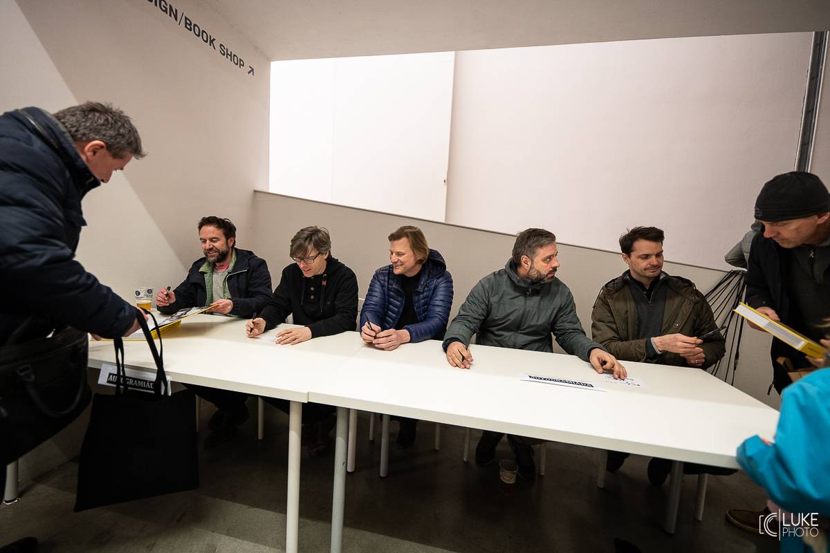 Tata Bojs slavnostně zakončili svou výstavu v centru současného umění DOX v Praze a pokřtili Tatalog