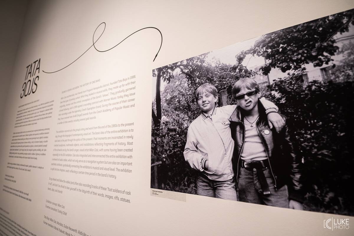 Tata Bojs slavnostně zakončili svou výstavu v centru současného umění DOX v Praze a pokřtili Tatalog