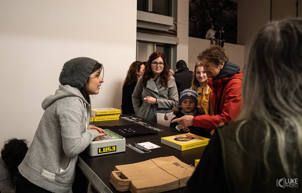Tata Bojs slavnostně zakončili svou výstavu v centru současného umění DOX v Praze a pokřtili Tatalog