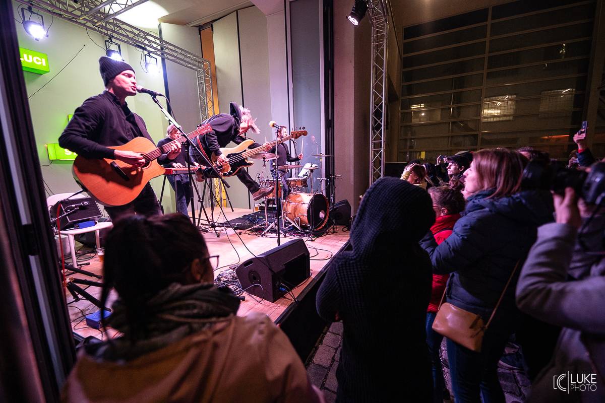 Tata Bojs slavnostně zakončili svou výstavu v centru současného umění DOX v Praze a pokřtili Tatalog