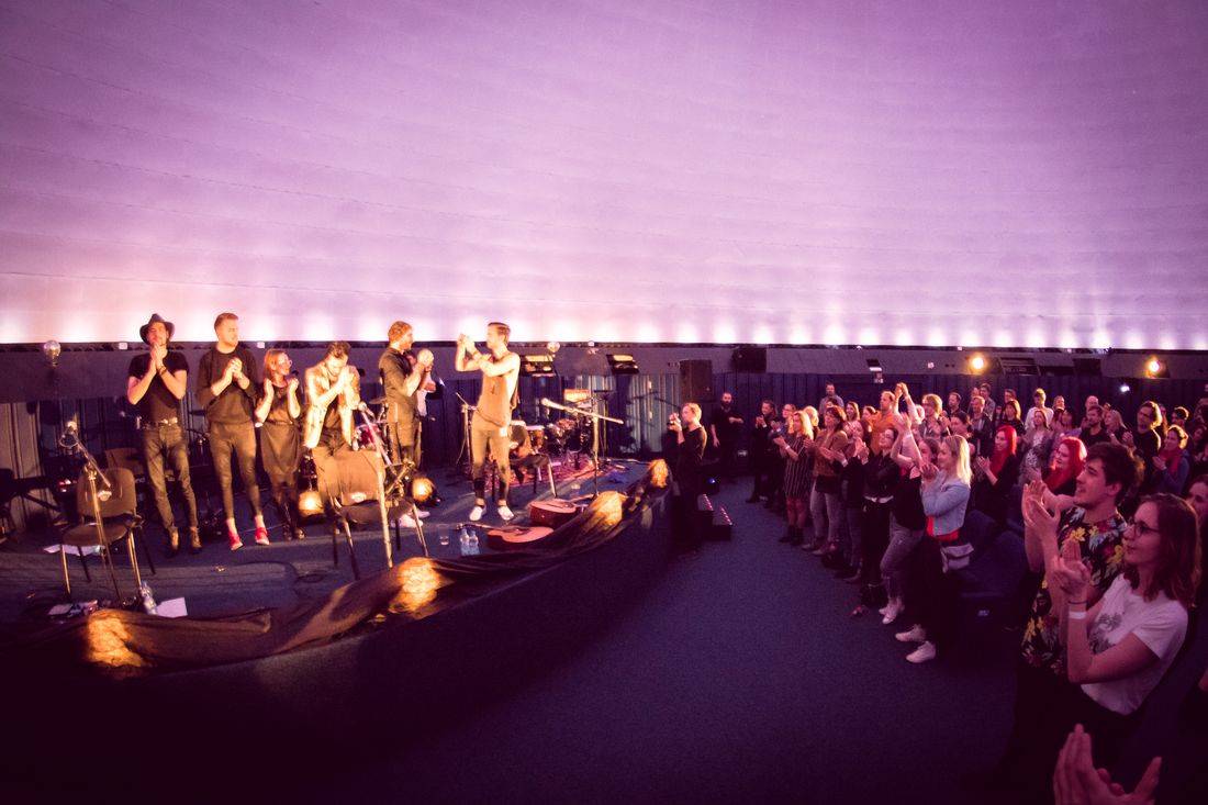 Imodium se rozloučili pod hvězdnou oblohou v Planetáriu Praha