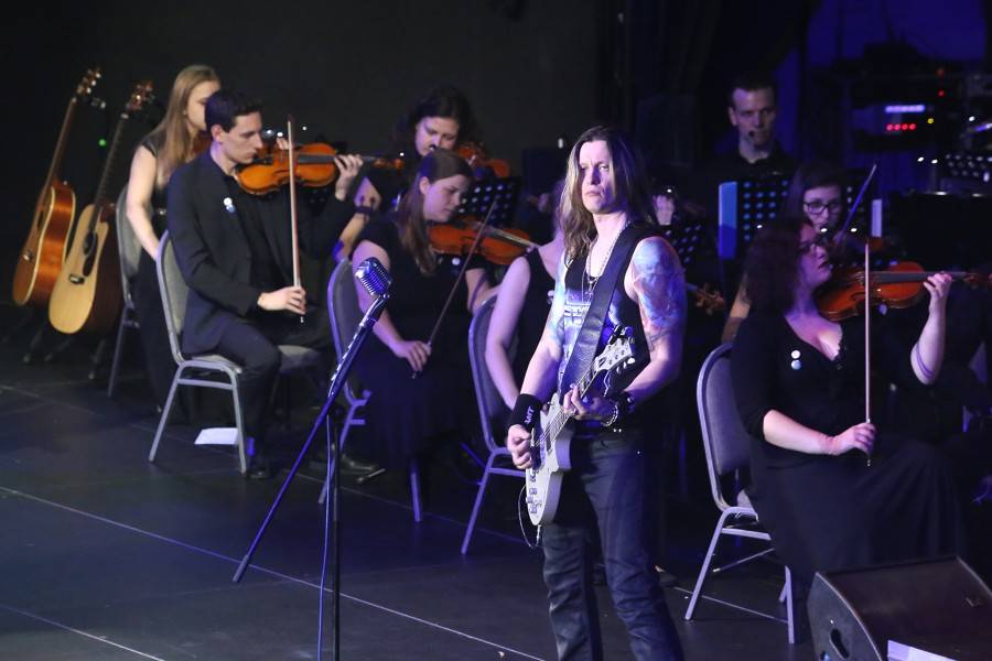 Metallica Tribute: V Brně se metal propojil se symfonickým orchestrem