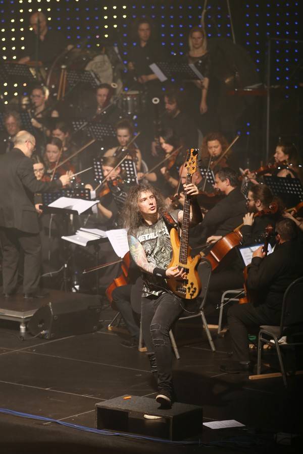 Metallica Tribute: V Brně se metal propojil se symfonickým orchestrem