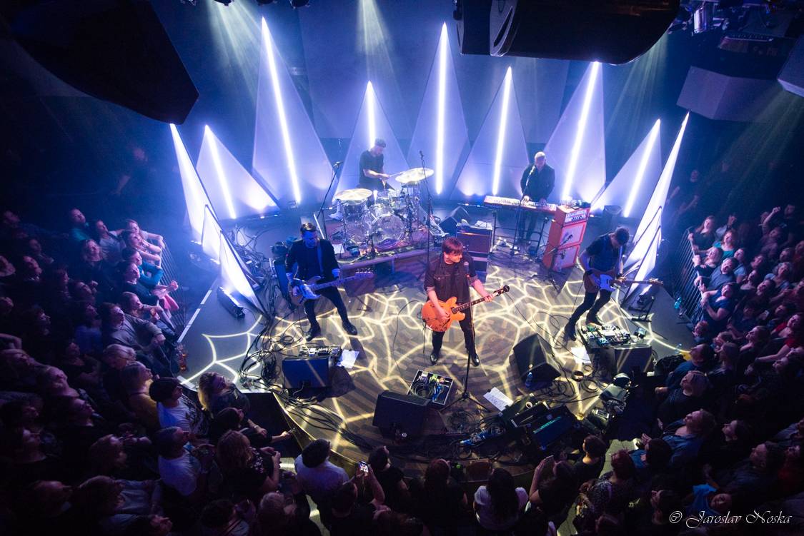 Michal Hrůza zavítal se svým klubovým turné do Lucerna Music Baru. Zazpívala i Nelly