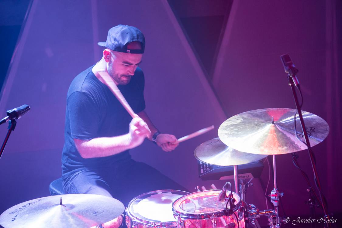 Michal Hrůza zavítal se svým klubovým turné do Lucerna Music Baru. Zazpívala i Nelly