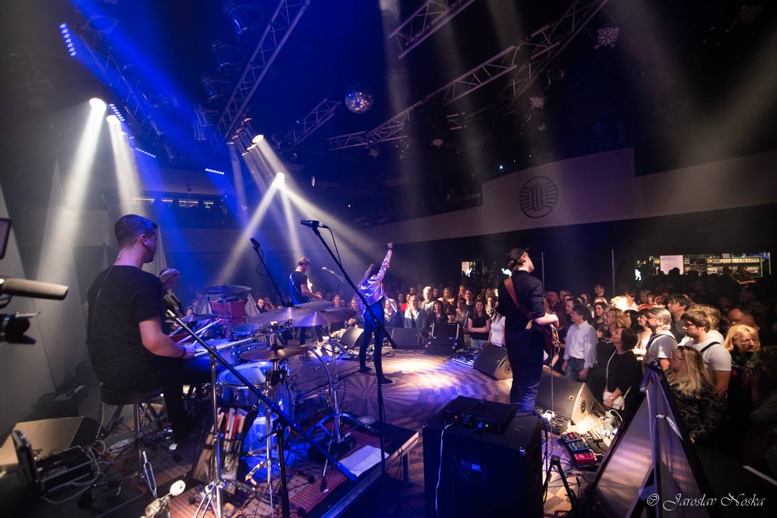 Michal Hrůza zavítal se svým klubovým turné do Lucerna Music Baru. Zazpívala i Nelly