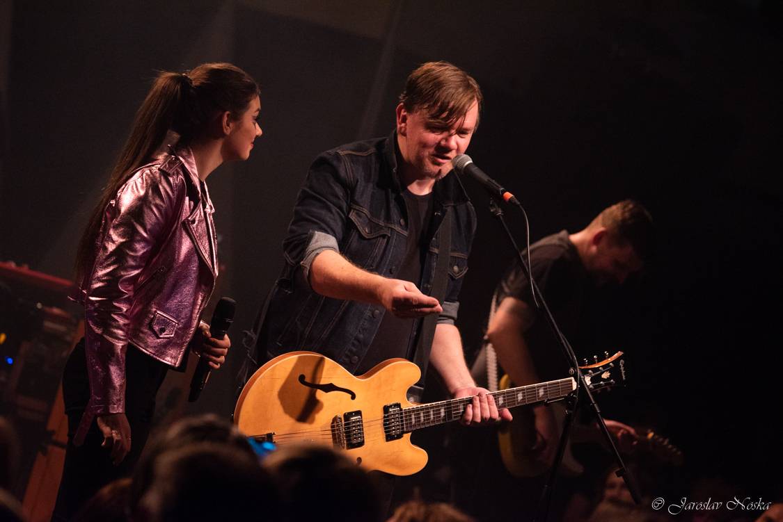 Michal Hrůza zavítal se svým klubovým turné do Lucerna Music Baru. Zazpívala i Nelly