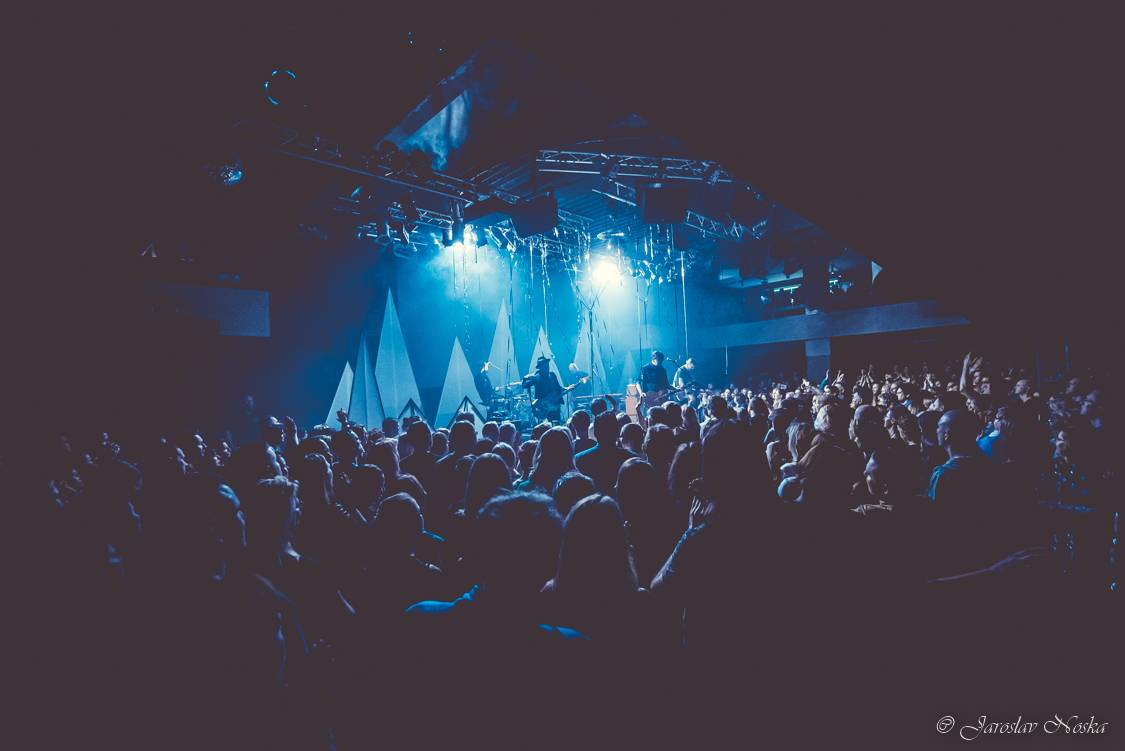 Michal Hrůza zavítal se svým klubovým turné do Lucerna Music Baru. Zazpívala i Nelly