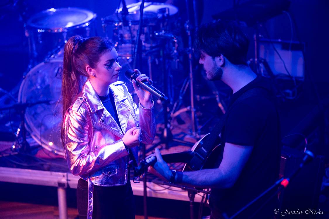 Michal Hrůza zavítal se svým klubovým turné do Lucerna Music Baru. Zazpívala i Nelly