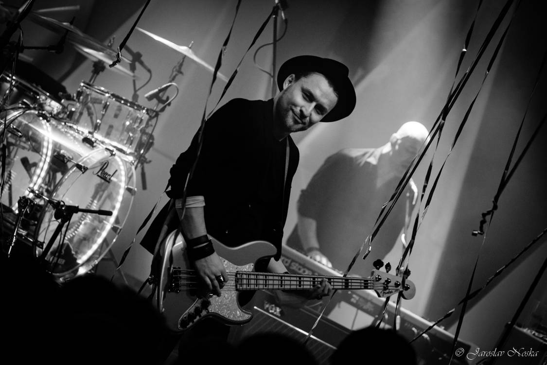 Michal Hrůza zavítal se svým klubovým turné do Lucerna Music Baru. Zazpívala i Nelly