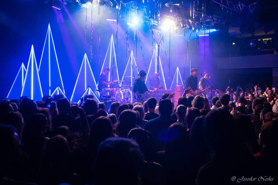 Michal Hrůza zavítal se svým klubovým turné do Lucerna Music Baru. Zazpívala i Nelly