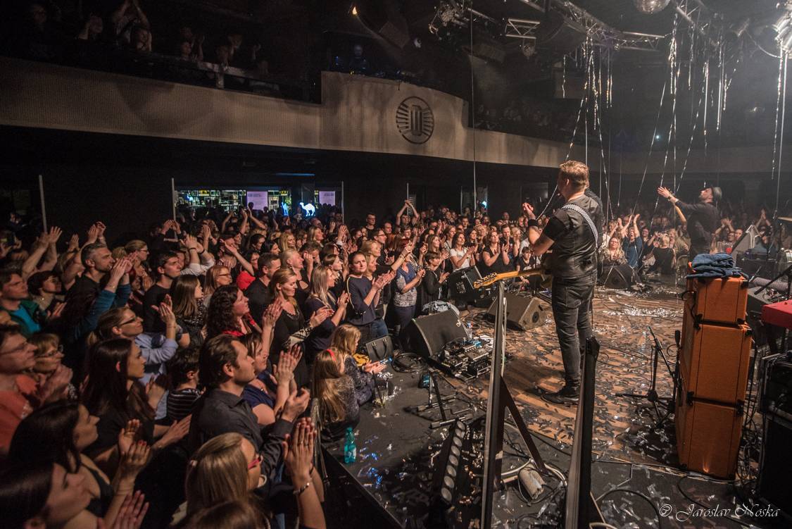 Michal Hrůza zavítal se svým klubovým turné do Lucerna Music Baru. Zazpívala i Nelly