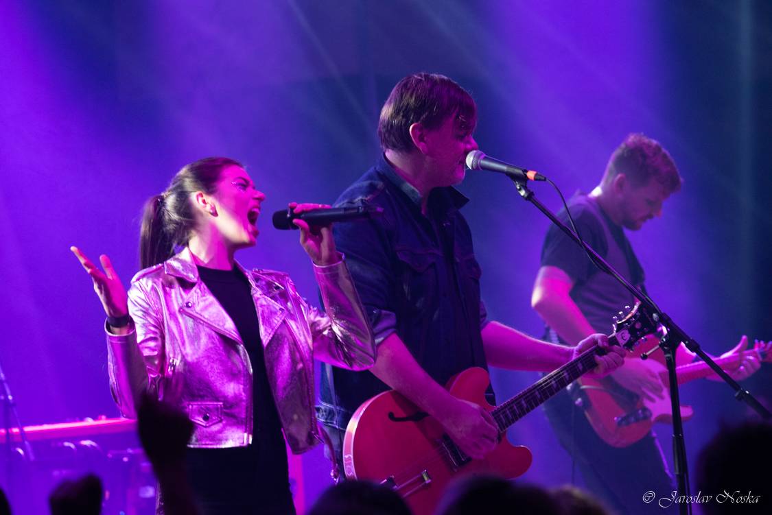 Michal Hrůza zavítal se svým klubovým turné do Lucerna Music Baru. Zazpívala i Nelly