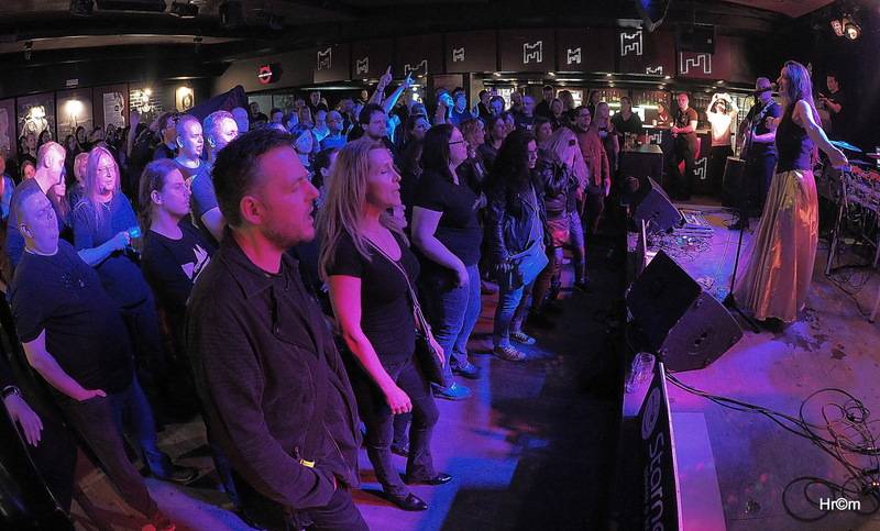 Oceán křtil v Brně album Femme Fatale, kmotry byli Roman Dragoun a Helmutova stříkačka