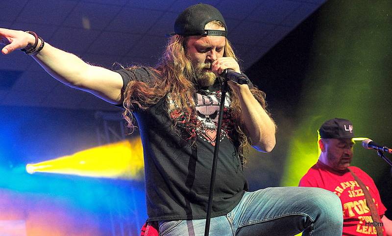 Harlej ve Svitavách děkovali tamním fanouškům, za odměnu s nimi šli po koncertě na pivo