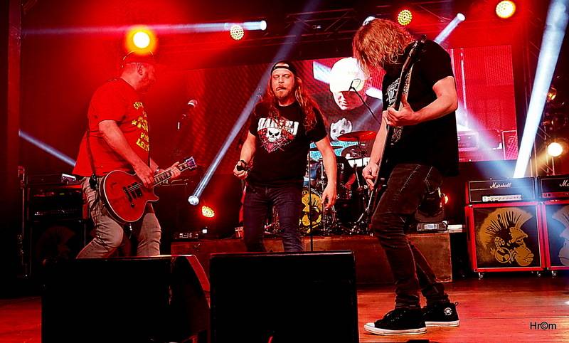 Harlej ve Svitavách děkovali tamním fanouškům, za odměnu s nimi šli po koncertě na pivo