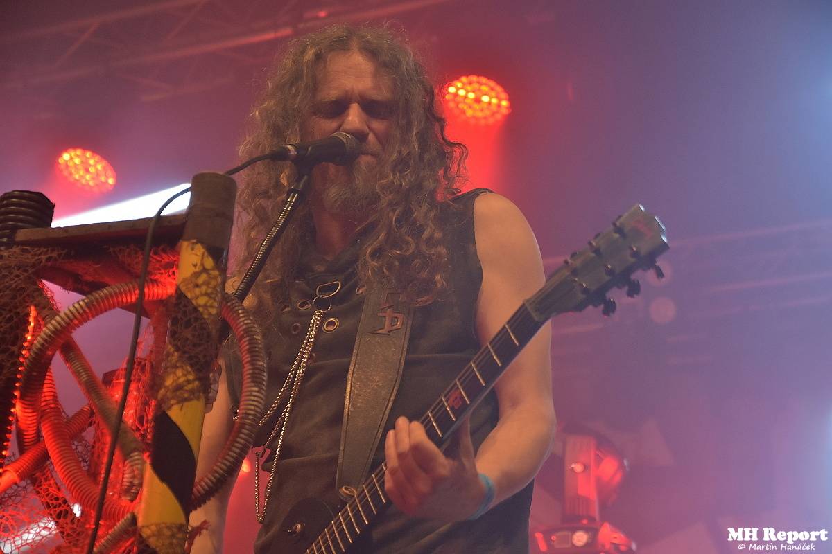 Doga s Alkeholem vyprodali plzeňskou Šeříkovku, atmosféra byla pekelná 