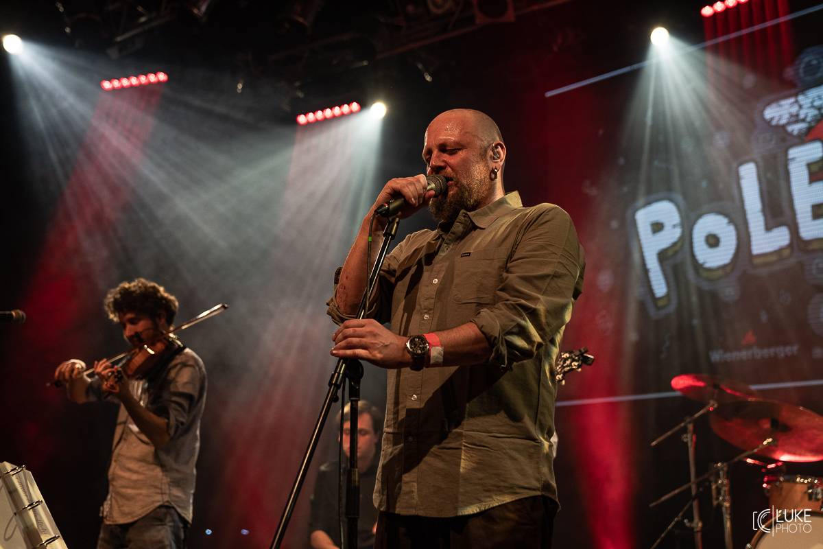 Poletíme? toužili ve vyprodaném Lucerna Music Baru po hitu