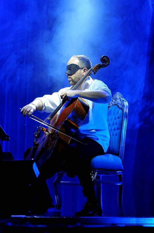 Škwor zahrál v Plzni své rockové hity unplugged