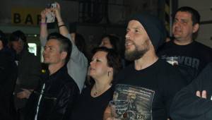 Škwor zahrál v Plzni své rockové hity unplugged