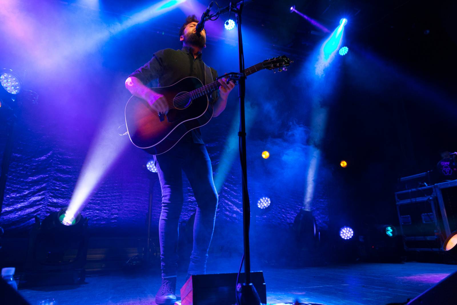 Passenger v Roxy uhranul intimní atmosférou