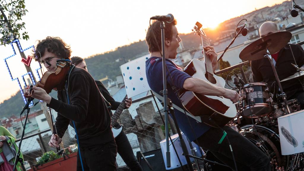 Zrní vzpomínali na střeše Lucerny na Václava Havla