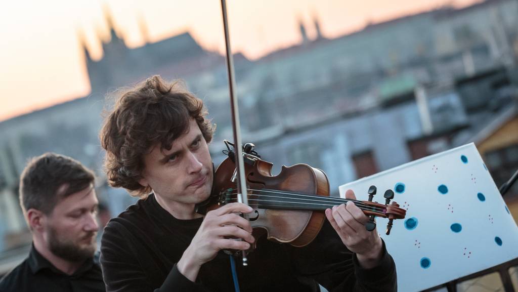 Zrní vzpomínali na střeše Lucerny na Václava Havla