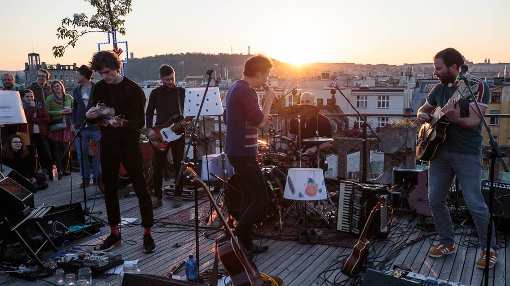 Zrní vzpomínali na střeše Lucerny na Václava Havla