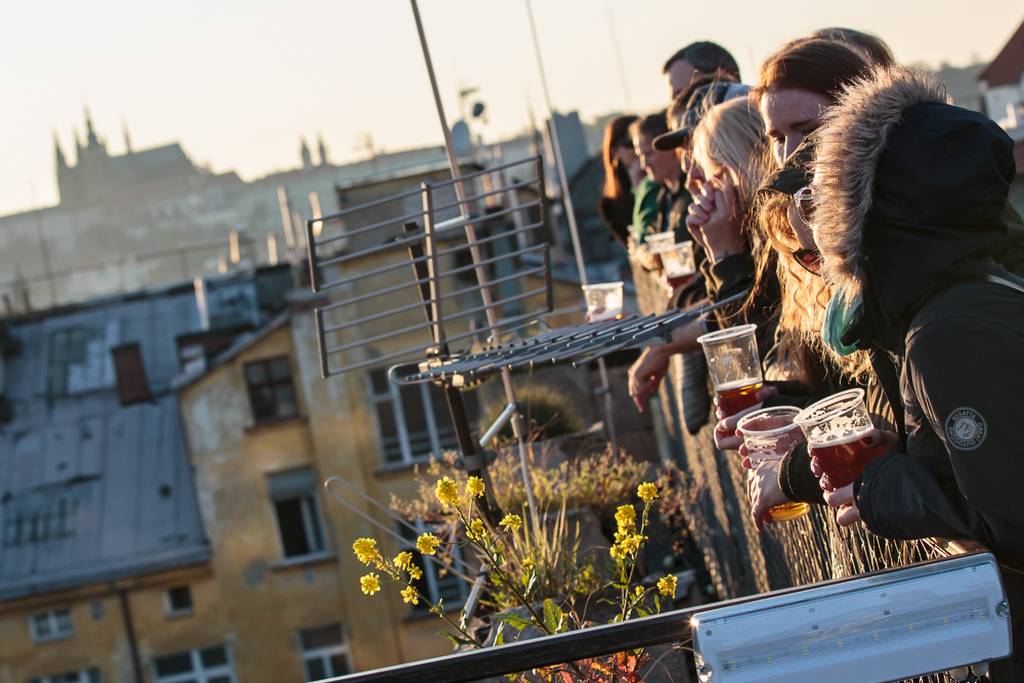 Zrní vzpomínali na střeše Lucerny na Václava Havla