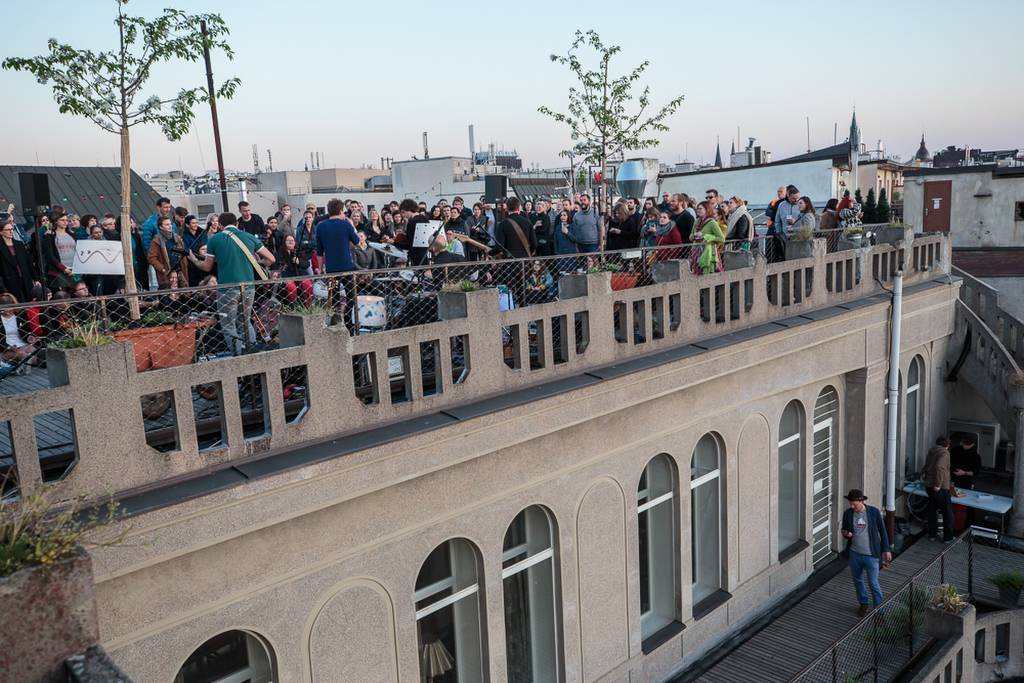 Zrní vzpomínali na střeše Lucerny na Václava Havla