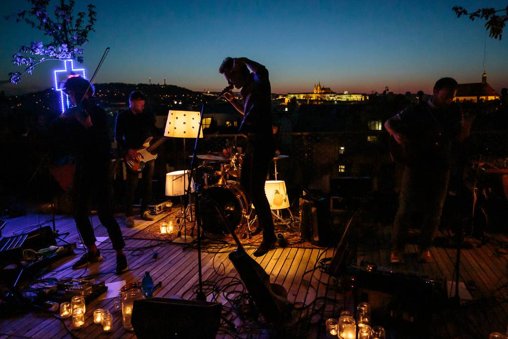 Zrní vzpomínali na střeše Lucerny na Václava Havla