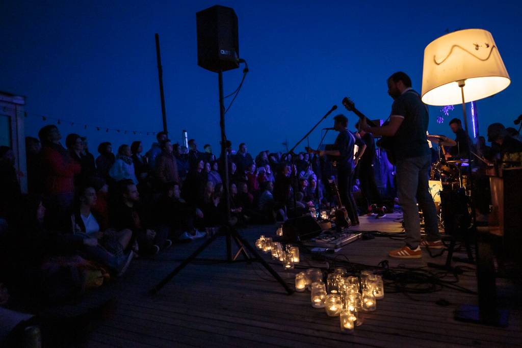 Zrní vzpomínali na střeše Lucerny na Václava Havla