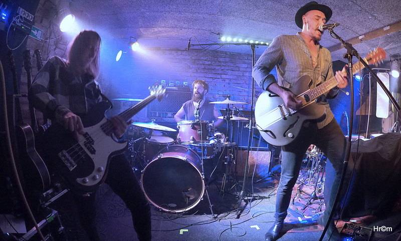 Vyprodané Café V lese přivítalo The Picturebooks