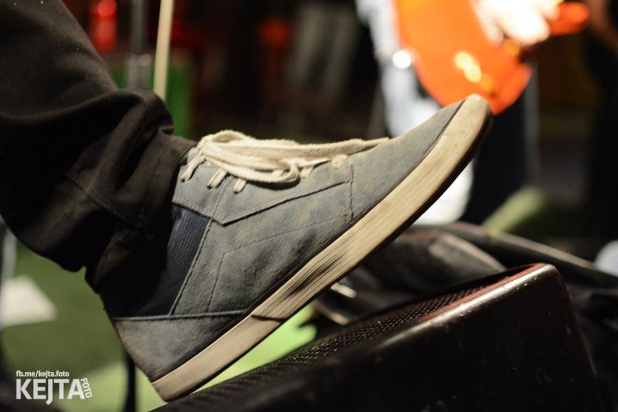 Barevné účesy, punk a teplé počasí: Číro Fest v první den rozhýbali SPS, Streetmachine nebo Vychcaný knedlíky