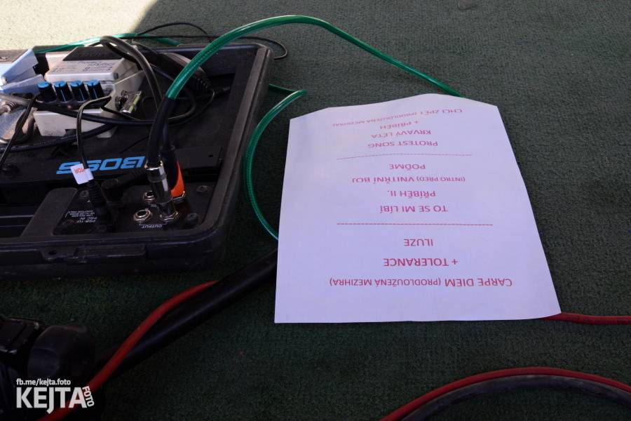 Punkový Číro Fest: Přehlídka barevných vlasů pokračovala i druhý den. Hráli Plexis nebo S-T-K