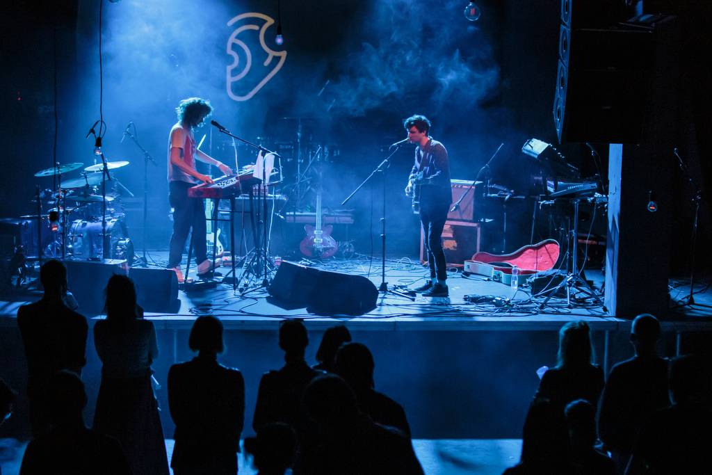 Mladí ladí jazz: V MeetFactory vystoupili Jameszoo, Android Asteroid i Johannes Benz