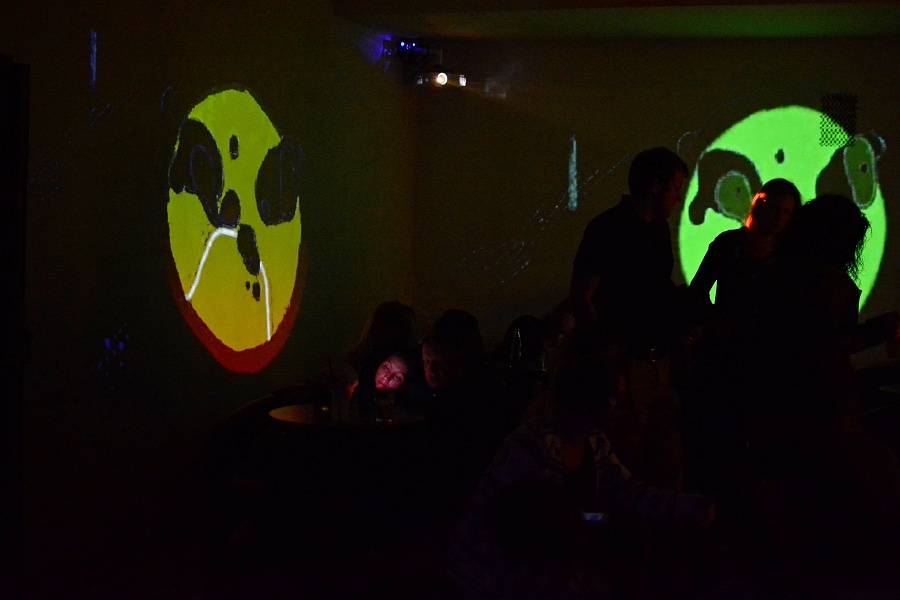 J.A.R. v Brně dostali dav do varu. Zpívali o hubnutí i superpéru