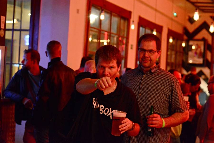 J.A.R. v Brně dostali dav do varu. Zpívali o hubnutí i superpéru