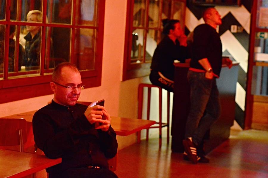 J.A.R. v Brně dostali dav do varu. Zpívali o hubnutí i superpéru