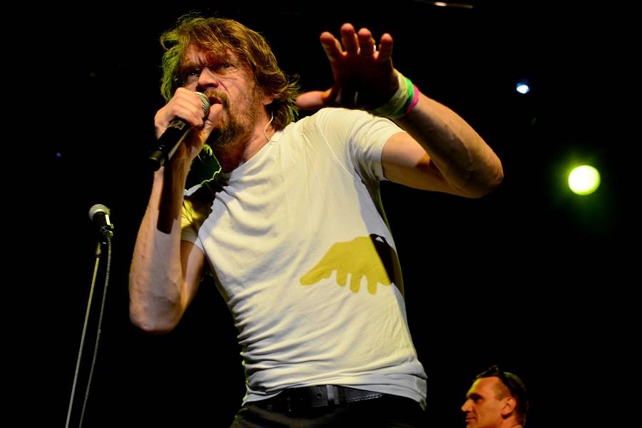 J.A.R. v Brně dostali dav do varu. Zpívali o hubnutí i superpéru