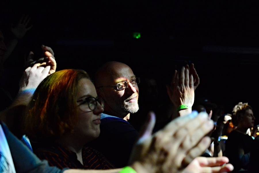 J.A.R. v Brně dostali dav do varu. Zpívali o hubnutí i superpéru