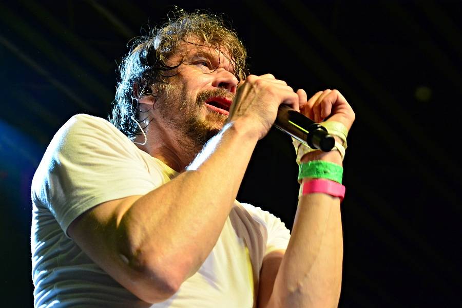 J.A.R. v Brně dostali dav do varu. Zpívali o hubnutí i superpéru