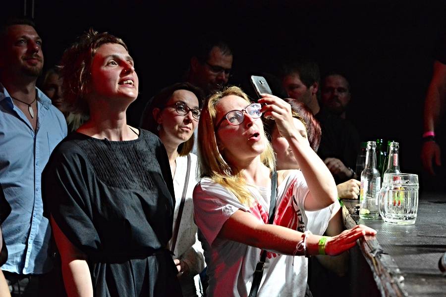 J.A.R. v Brně dostali dav do varu. Zpívali o hubnutí i superpéru