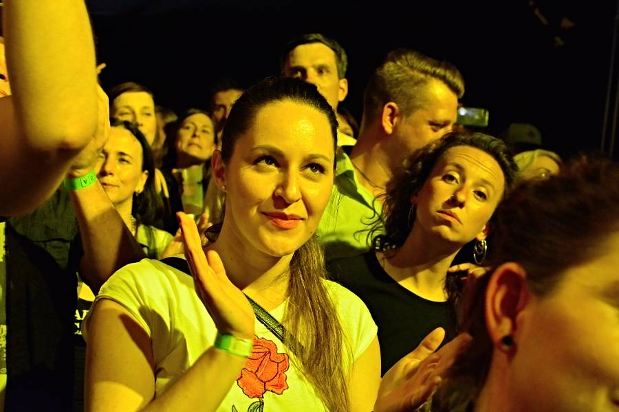 J.A.R. v Brně dostali dav do varu. Zpívali o hubnutí i superpéru