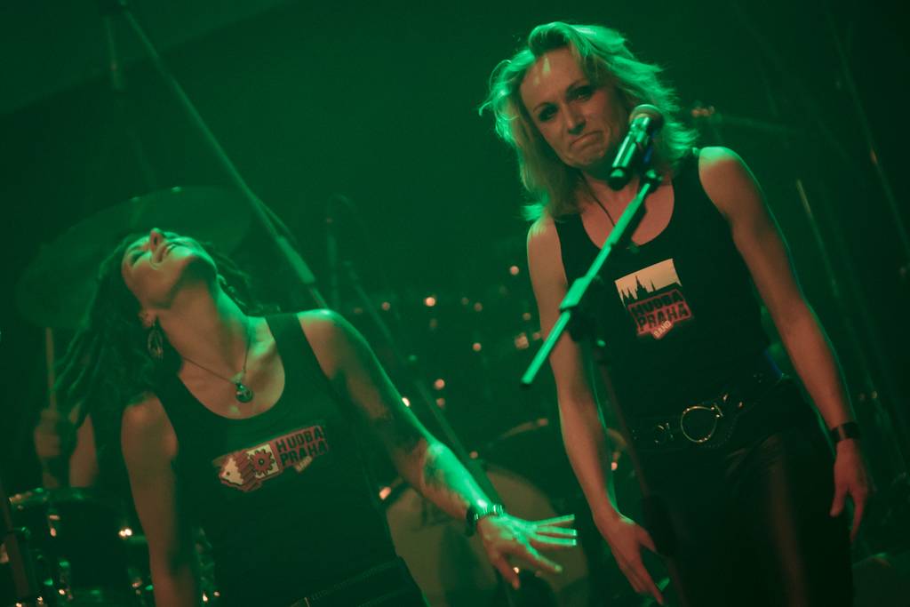 Společenský večer přátel Vítkova kvarteta ovládl Lucernu. Zahráli také Jokers nebo Hudba Praha Band