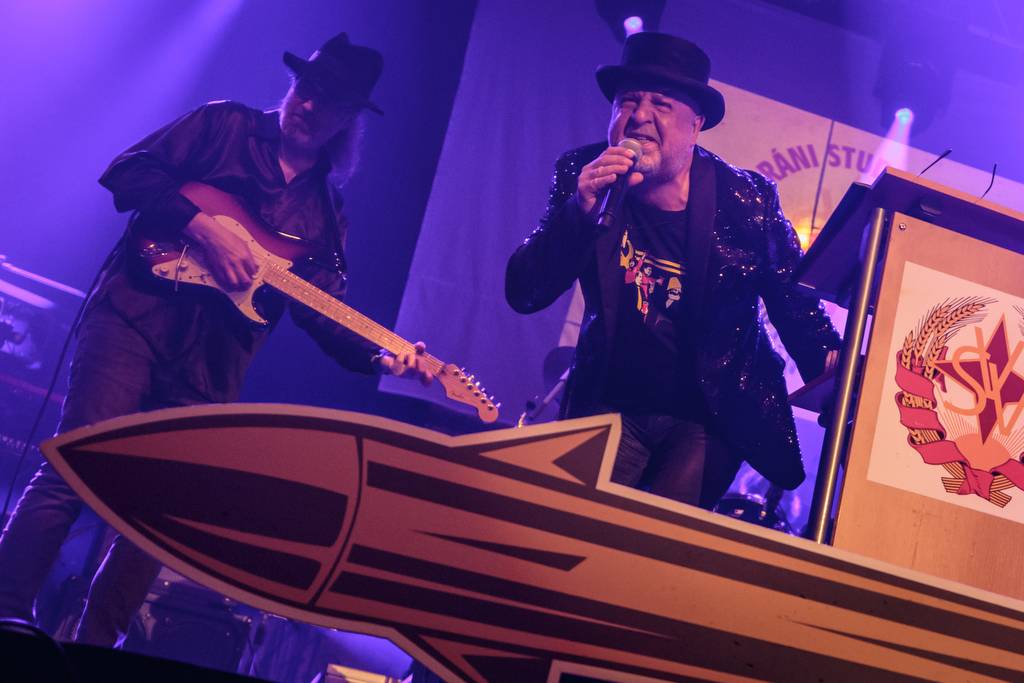 Společenský večer přátel Vítkova kvarteta ovládl Lucernu. Zahráli také Jokers nebo Hudba Praha Band