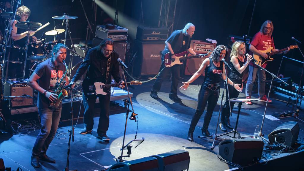 Společenský večer přátel Vítkova kvarteta ovládl Lucernu. Zahráli také Jokers nebo Hudba Praha Band