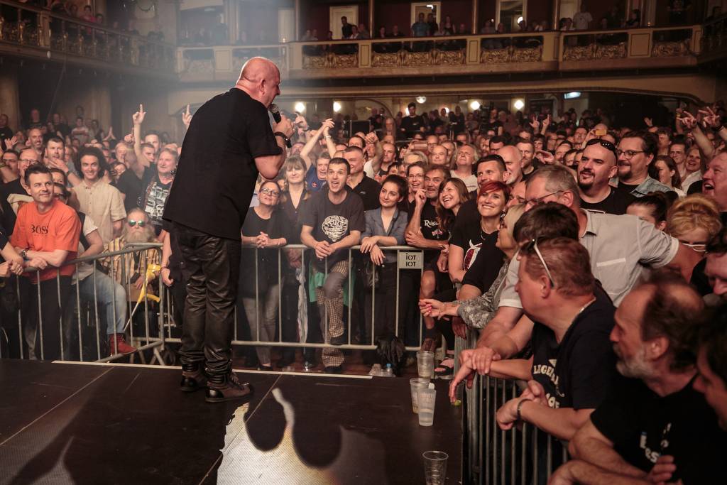 Společenský večer přátel Vítkova kvarteta ovládl Lucernu. Zahráli také Jokers nebo Hudba Praha Band